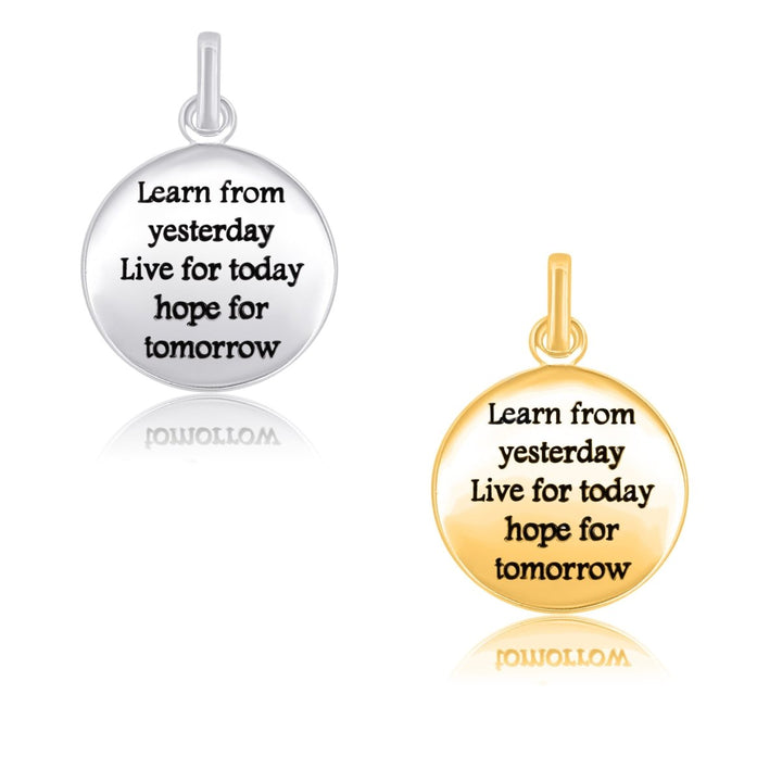 Anhänger, Learn from yesterday Live... Plaquette rund mit Text D, 16mm Dicke, 0.85mm - Shanti Enterprise AG