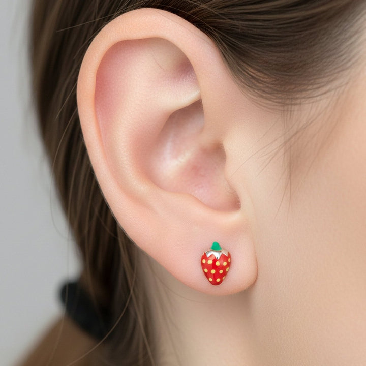 Erdebeer Ohrstecker 8x9 mm Kinder Schmuck Emaillle - Shanti Enterprise AG