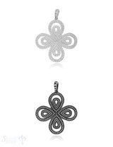 Blumen Amulett 32 mm doppelt vierblättrig Silber getupft mit getupfter Öse