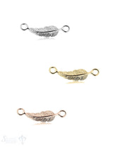 Silberteil mit Doppelösen Feder mit Struktur 32x8 mm Dicke: 2.5mm